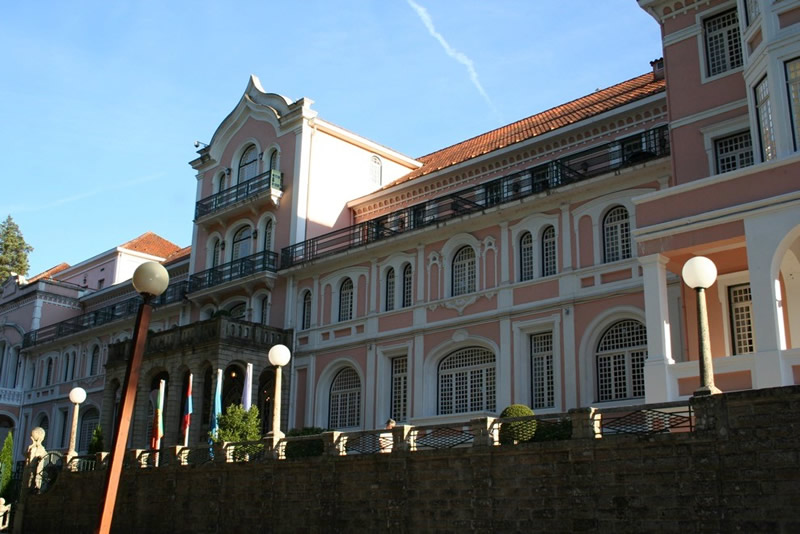 Fachada principal del Inatel Palace, en São Pedro do Sul
